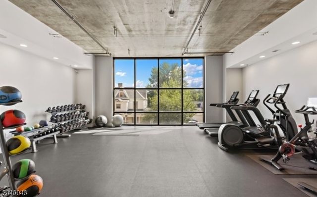 1 Carriage City Plz 1122, Rahway City, NJ 07065