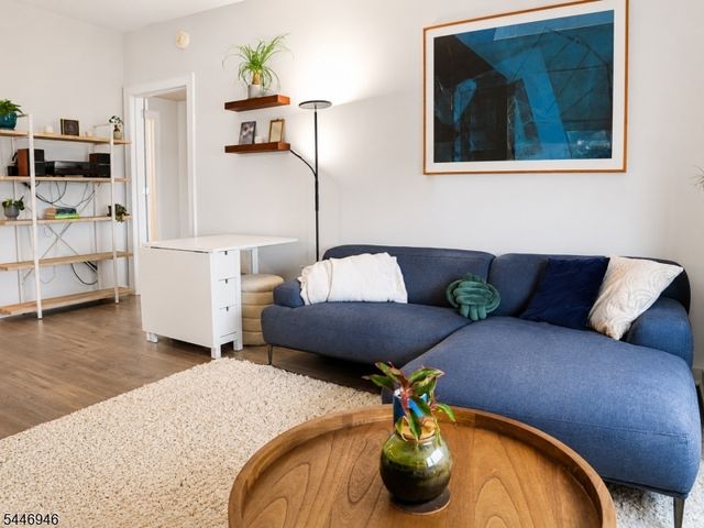 1 Carriage City Plz 1122, Rahway City, NJ 07065