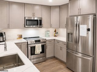 1 Carriage City Plz 1122, Rahway City, NJ 07065