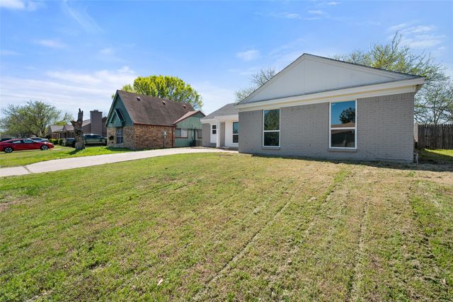 7317 Strawberry Way, Fort Worth, TX 76137