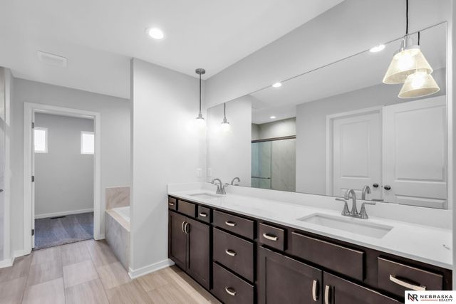 4514 S 215th Avenue, Elkhorn, NE 68022