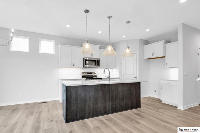 4514 S 215th Avenue, Elkhorn, NE 68022