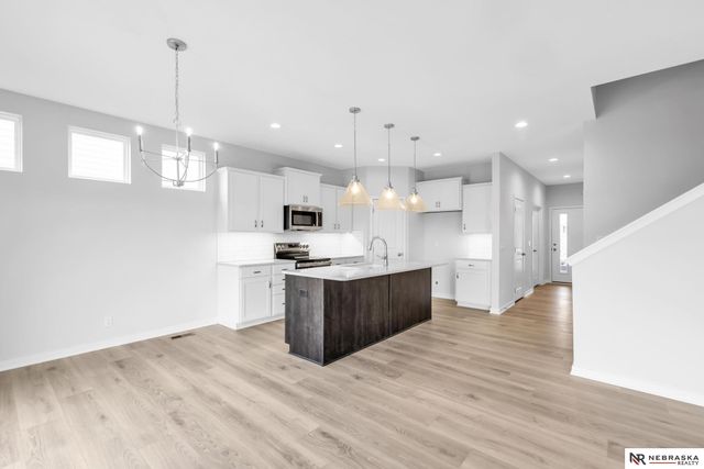 4514 S 215th Avenue, Elkhorn, NE 68022