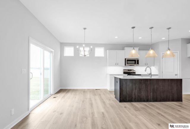 4514 S 215th Avenue, Elkhorn, NE 68022