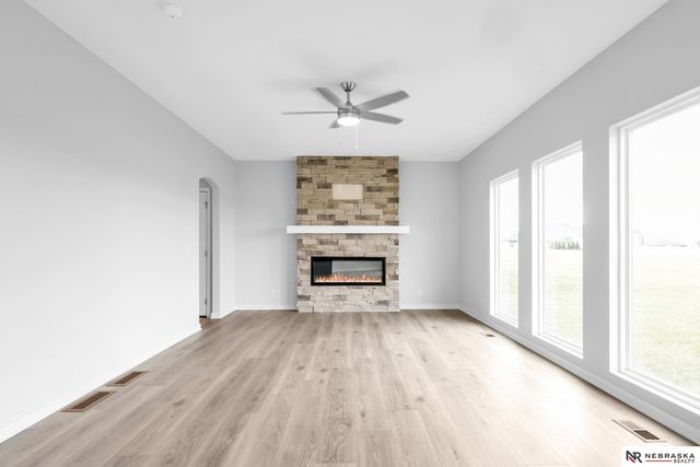 4514 S 215th Avenue, Elkhorn, NE 68022