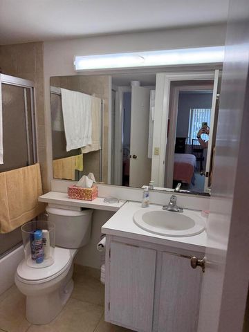 422 Pine Glen Lane A-1, Greenacres, FL 33463