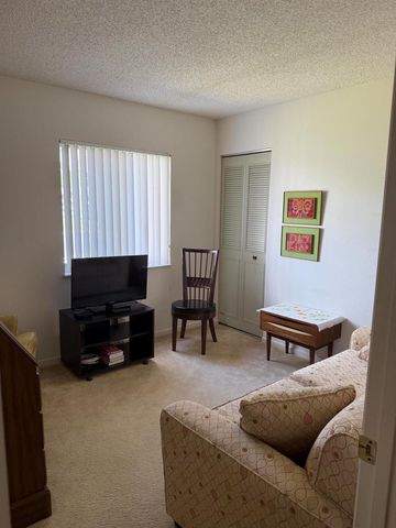 422 Pine Glen Lane A-1, Greenacres, FL 33463