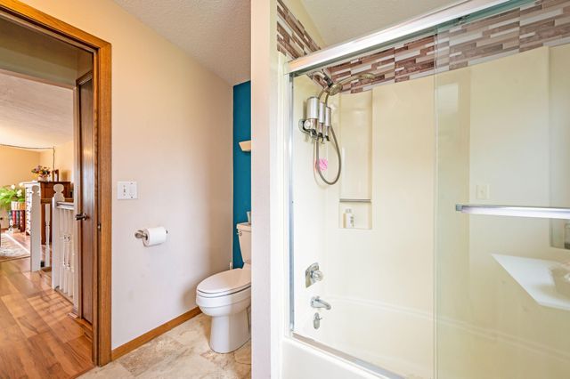 1840 Red Leaf Court, Windom, MN 56101