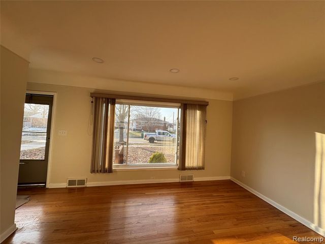 6326 Lathers Street, Garden City, MI 48135