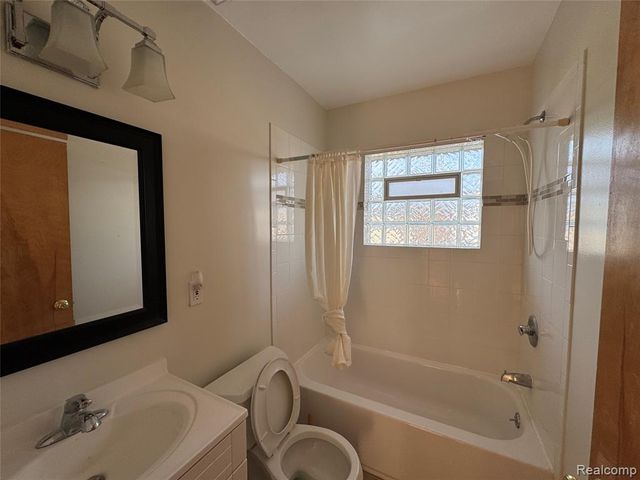 6326 Lathers Street, Garden City, MI 48135