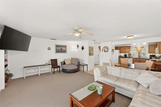 38 COUNTRY CLUB DRIVE 38, Largo, FL 33771