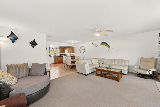 38 COUNTRY CLUB DRIVE 38, Largo, FL 33771