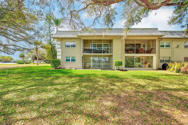 38 COUNTRY CLUB DRIVE 38, Largo, FL 33771