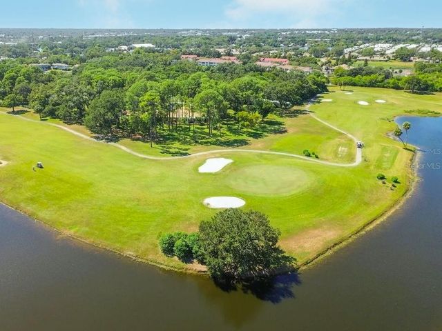 38 COUNTRY CLUB DRIVE 38, Largo, FL 33771