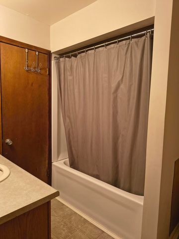 2714 Birchcrest Drive SE, Grand Rapids, MI 49506