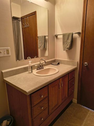 2714 Birchcrest Drive SE, Grand Rapids, MI 49506
