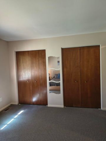 2714 Birchcrest Drive SE, Grand Rapids, MI 49506