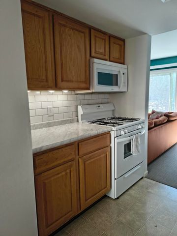 2714 Birchcrest Drive SE, Grand Rapids, MI 49506