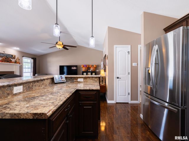 22 Ashwood Lane, Pekin, IL 61554