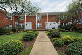 55 Knox Ter 1A, Wayne Twp., NJ 07470