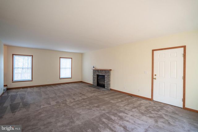 745 FIRE TRAIL RD, Linden, VA 22642