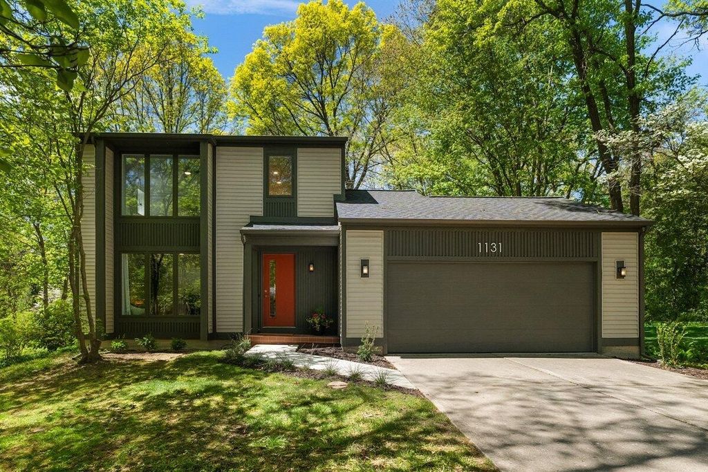 1131 Fernridge Avenue, Grand Rapids, MI 49546