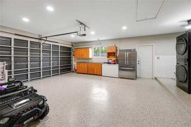 2631 NW 84th Ave, Coral Springs, FL 33065