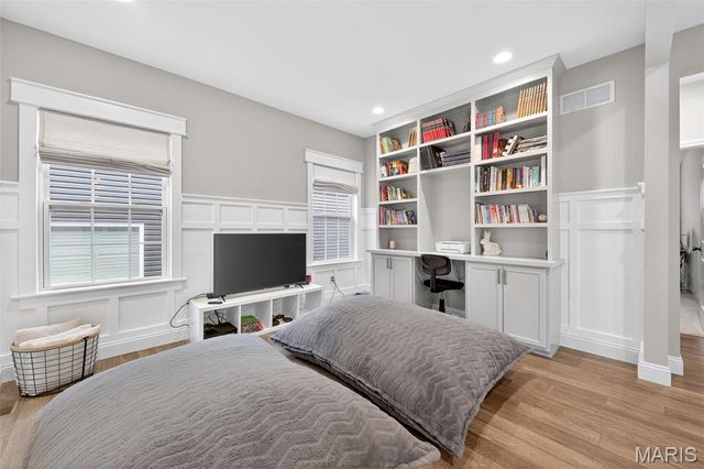 101 Far Meadow Drive, Lake St Louis, MO 63367