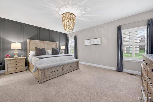 101 Far Meadow Drive, Lake St Louis, MO 63367