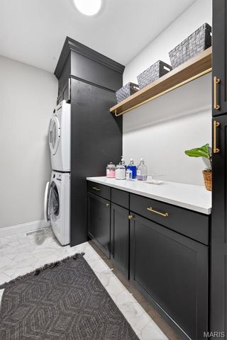 101 Far Meadow Drive, Lake St Louis, MO 63367