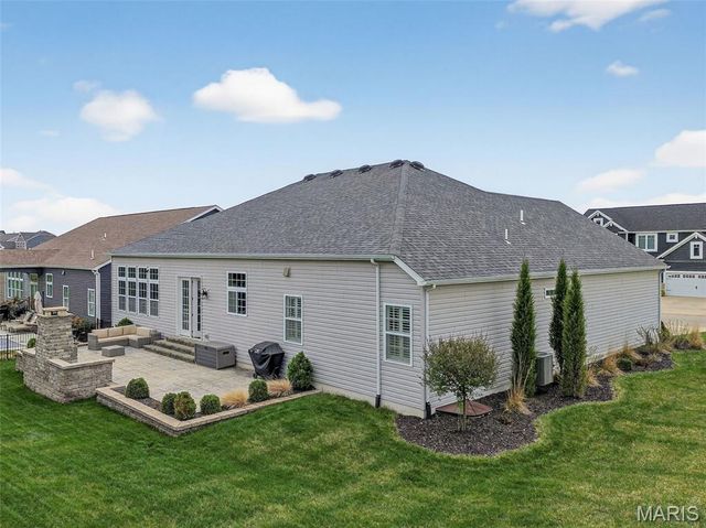 101 Far Meadow Drive, Lake St Louis, MO 63367