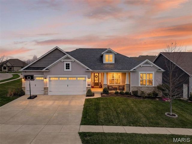 101 Far Meadow Drive, Lake St Louis, MO 63367