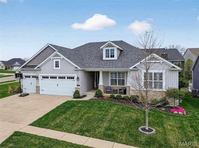 101 Far Meadow Drive, Lake St Louis, MO 63367