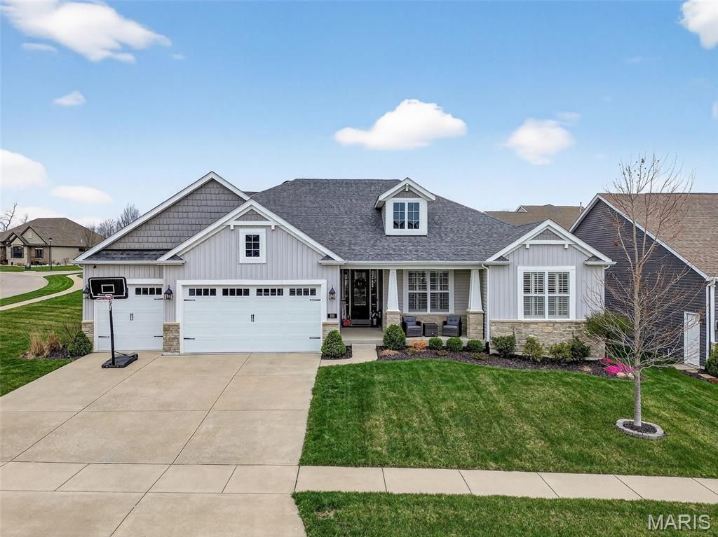 101 Far Meadow Drive, Lake St Louis, MO 63367