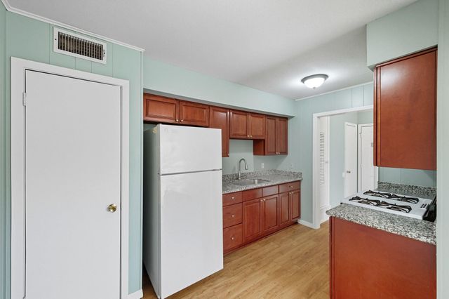 2208 Mission Hill CIR 103, Austin, TX 78741