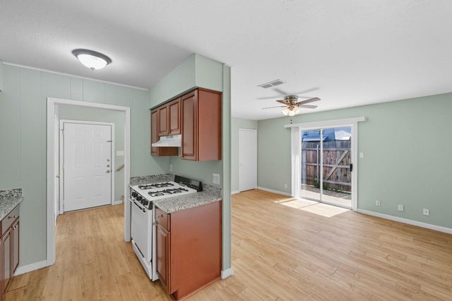 2208 Mission Hill CIR 103, Austin, TX 78741