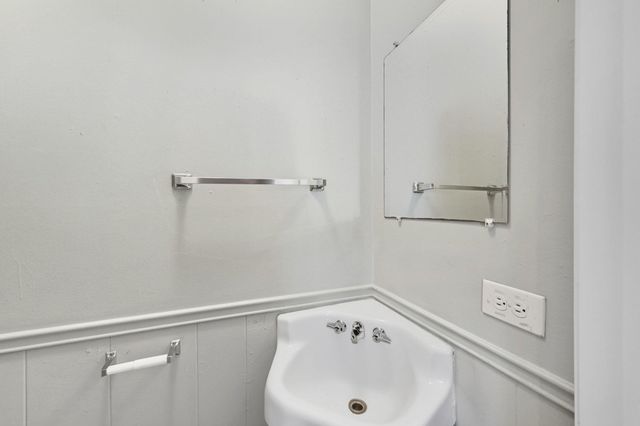 2208 Mission Hill CIR 103, Austin, TX 78741