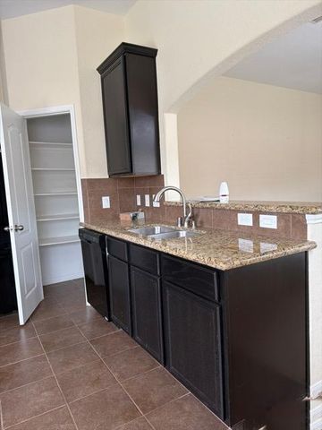 5211 Lagoon Court, Bacliff, TX 77518