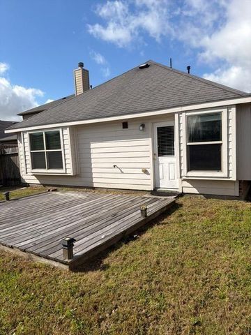 5211 Lagoon Court, Bacliff, TX 77518