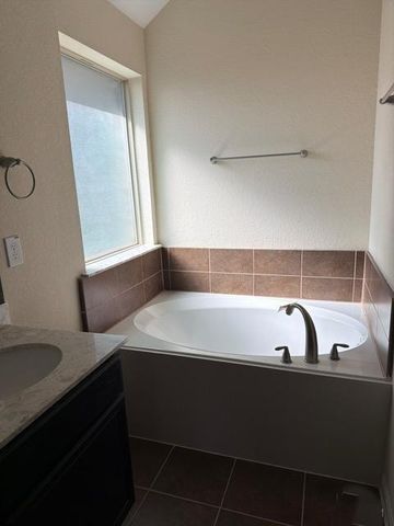 5211 Lagoon Court, Bacliff, TX 77518