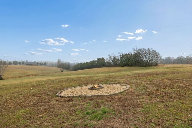 1159 Oak Grove Rd, Dickson, TN 37055