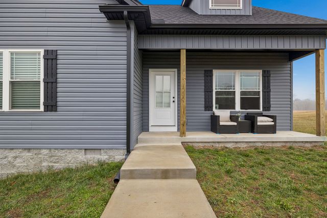 1159 Oak Grove Rd, Dickson, TN 37055