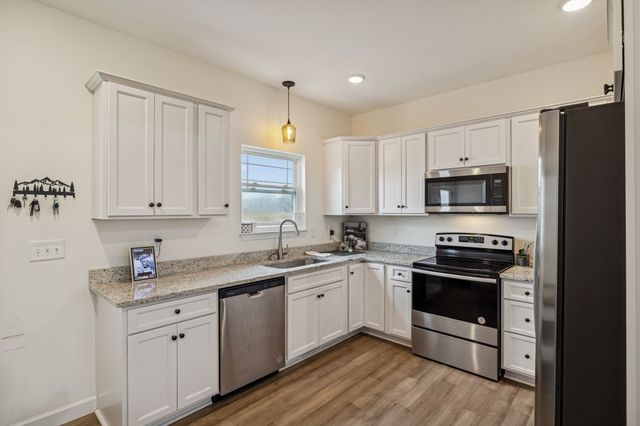 1159 Oak Grove Rd, Dickson, TN 37055