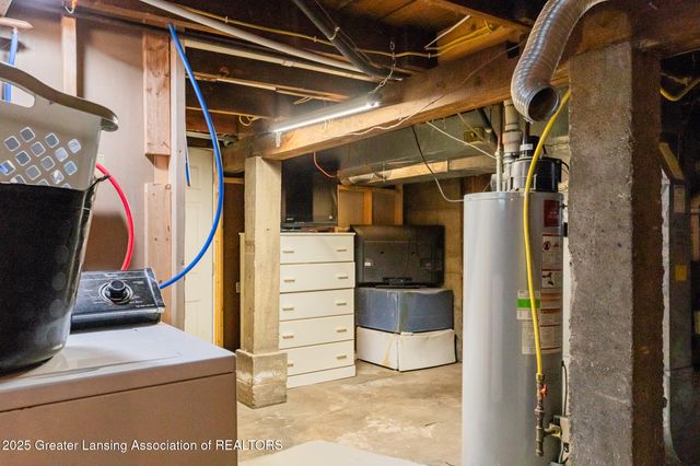 4461 Holt Road, Holt, MI 48842