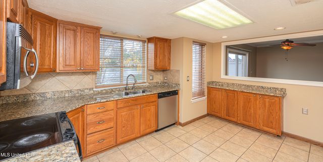 418 Lakebend Place, Brandon, MS 39042