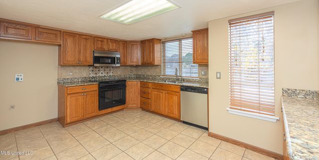 418 Lakebend Place, Brandon, MS 39042