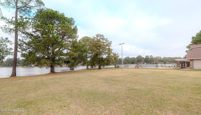 418 Lakebend Place, Brandon, MS 39042