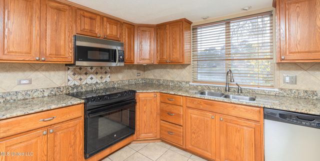 418 Lakebend Place, Brandon, MS 39042