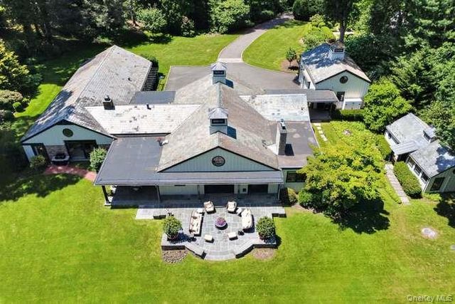 343 Chicken Valley Road, Upper Brookville, NY 11545