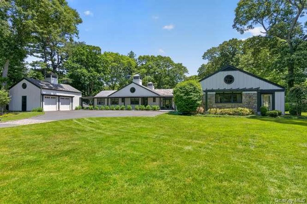 343 Chicken Valley Road, Upper Brookville, NY 11545